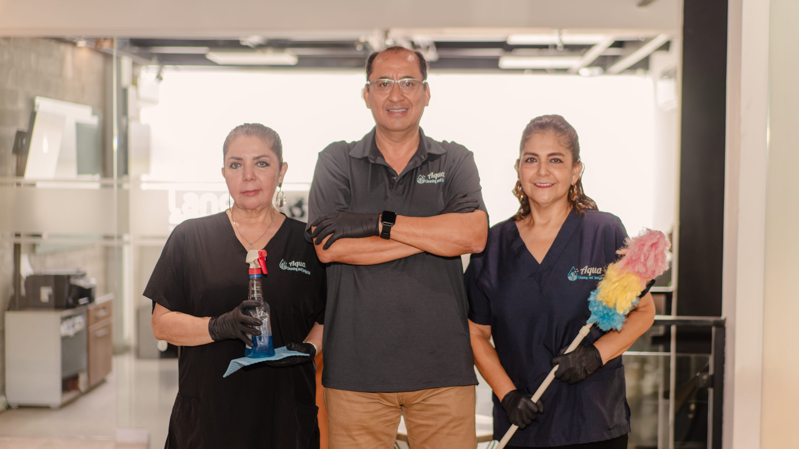 group picture of Aqua Cleaning and Janitorial team